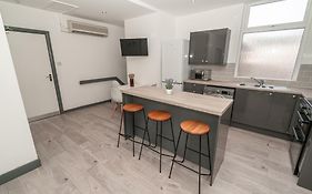 Beautiful 2 Bedroom Apartment In Fleetwood